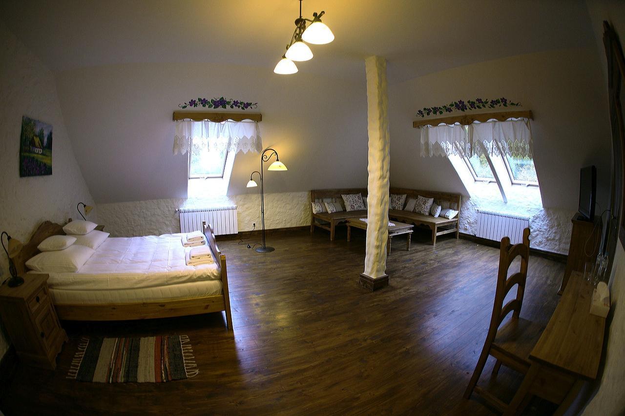 Lipowy Gosciniec Aparthotel Otwock Maly Δωμάτιο φωτογραφία